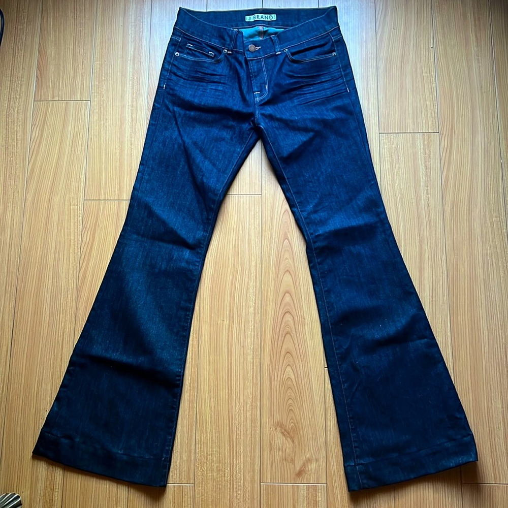 J Brand women’s flared bottom dark denim jeans